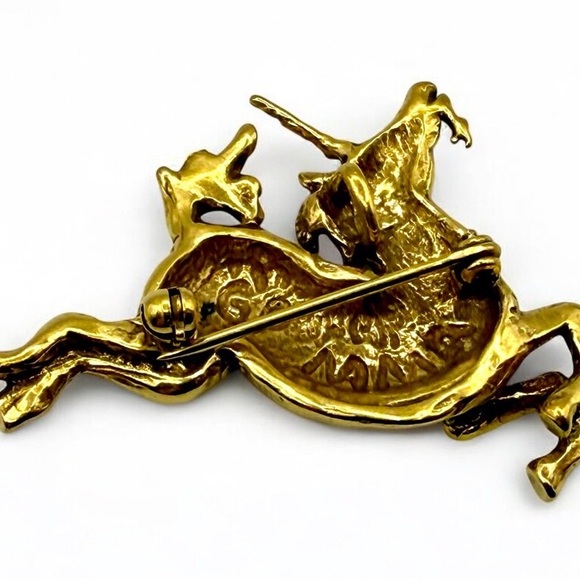 Mythical Jumping Unicorn Brooch Pendant Gold Tone Metropolitan Museum of Art - Picture 3 of 6
